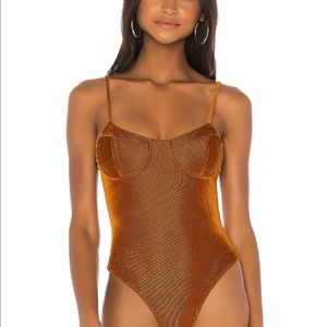 sara underwire bodysuit